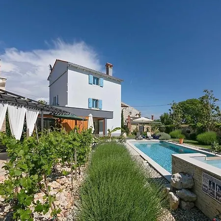 Maxima Agri * Buici (Istria)